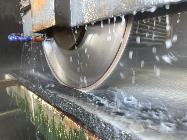 Jak powstaje stół kamienny premium